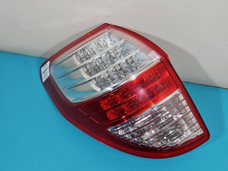 Ліхтар задній лівий Toyota Rav4 42-45