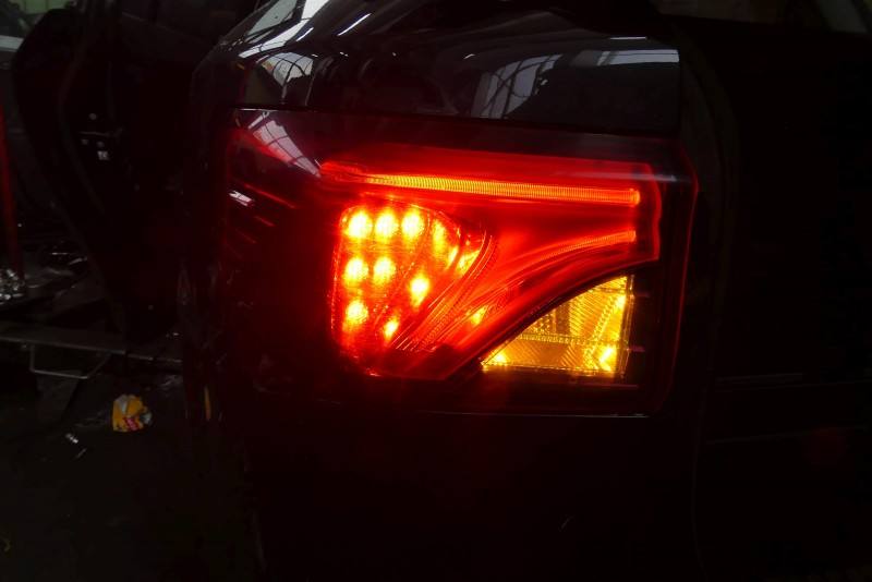 Ліхтар задній лівий Toyota Avensis T27 81560-05300