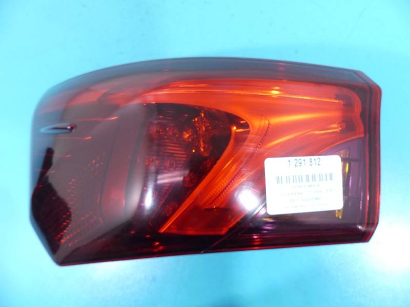 Ліхтар задній лівий Toyota Avensis T27 81560-05300 — фото деталі 2