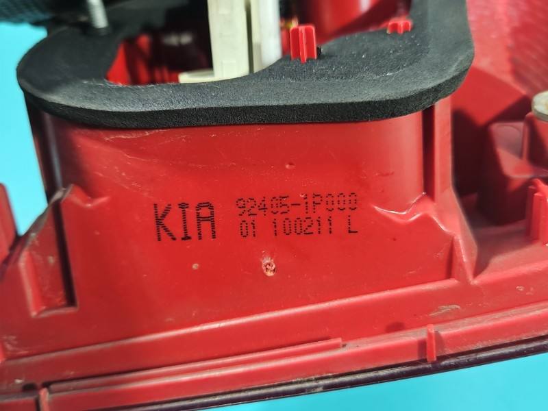 Фонарь задний левый Kia Venga 92405-1P000 — фото детали 6