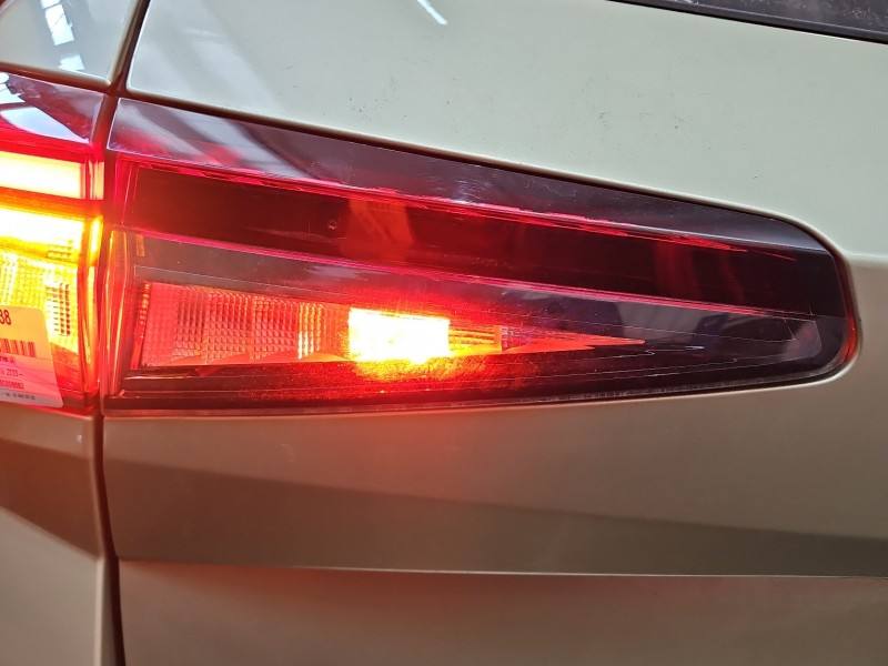 Ліхтар задній лівий Skoda Superb 4 3P0945093