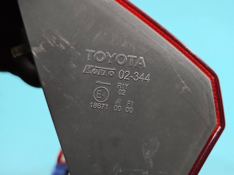 Фонарь задний левый Toyota Auris 186710000 — фото детали 6