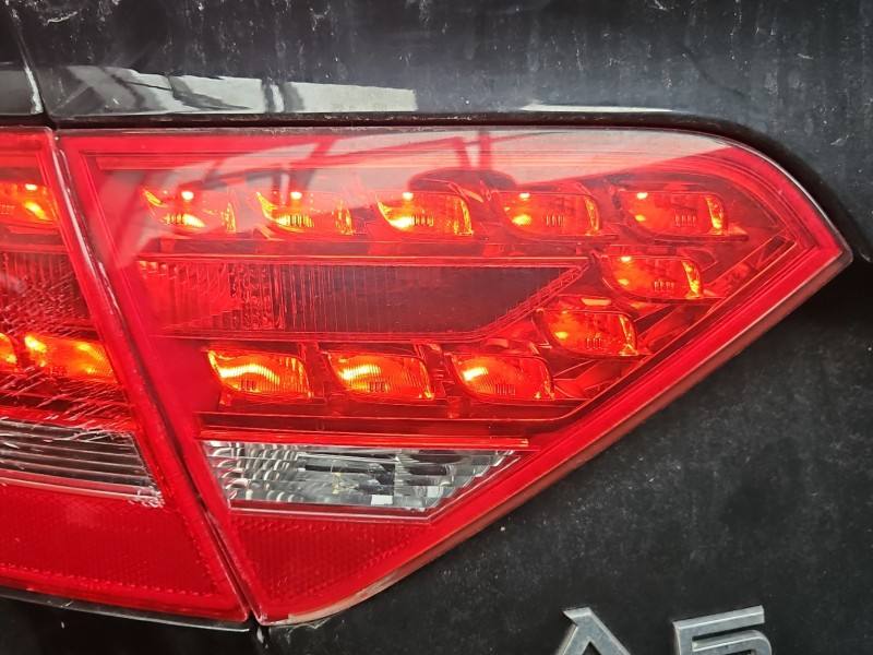 Ліхтар задній лівий Audi A5 8T 8T0945093A