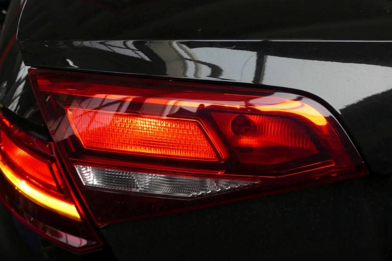 Ліхтар задній лівий Audi A3 8V 8V4945075 — фото деталі 6
