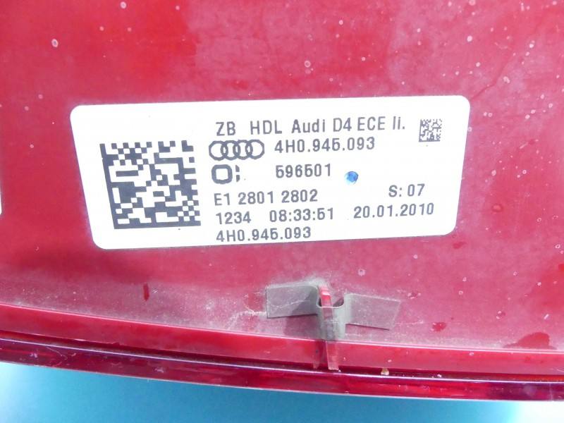 Ліхтар задній лівий Audi A8 D4 4H0945093 — фото деталі 4
