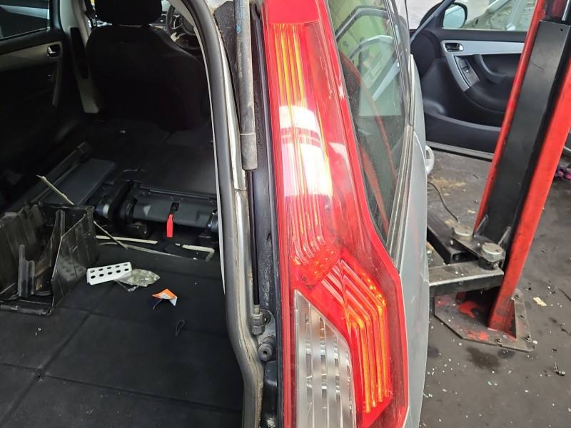 Фонарь задний правый Citroen C4 009-466-02RE