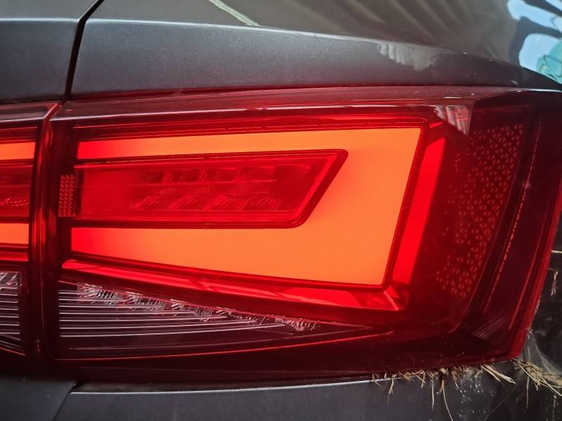 Ліхтар задній правий Seat Ateca 575945208E