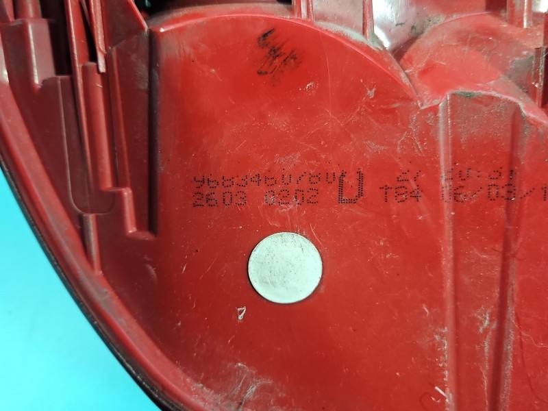 Ліхтар задній правий Peugeot 3008 9683460780D — фото деталі 8
