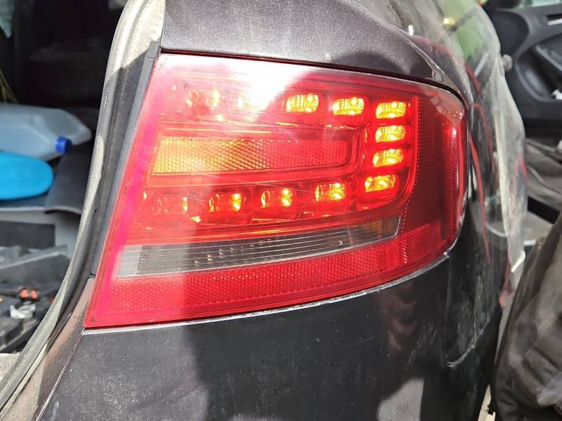 Ліхтар задній правий Audi A4 B8 8K5945096K