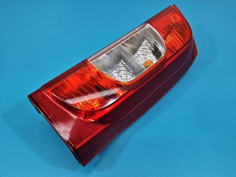 Ліхтар задній правий Peugeot Bipper 01353205080E