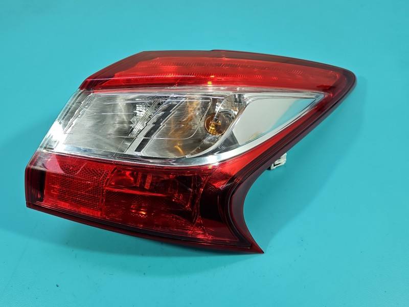 Ліхтар задній правий Nissan Pulsar 220-18066