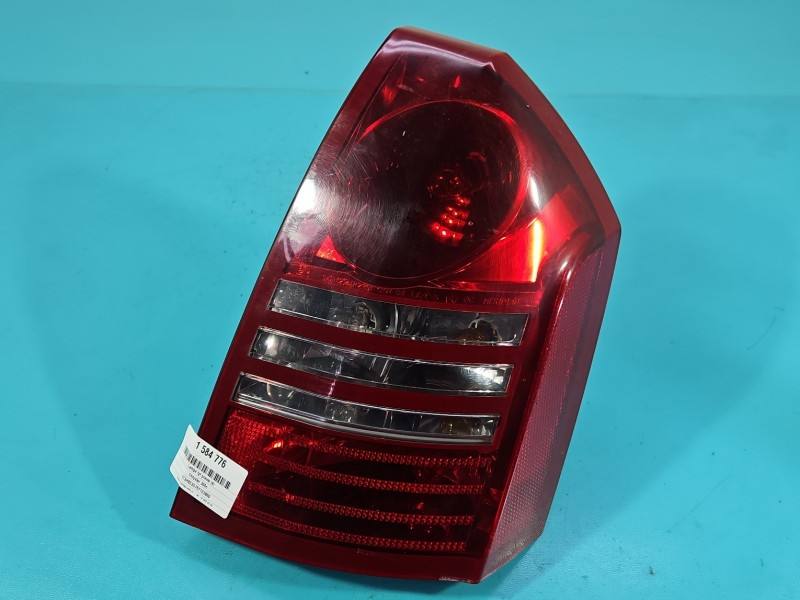 Ліхтар задній правий Chrysler 300C 04805854