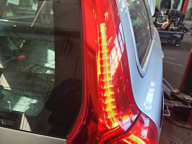 Ліхтар задній правий Volvo V70