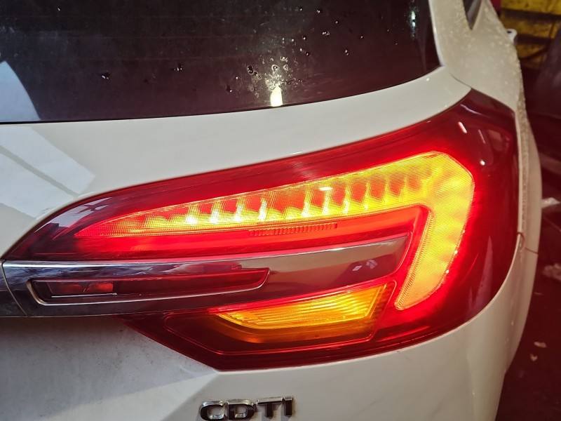 Фонарь задний правый Opel Insignia 39024223