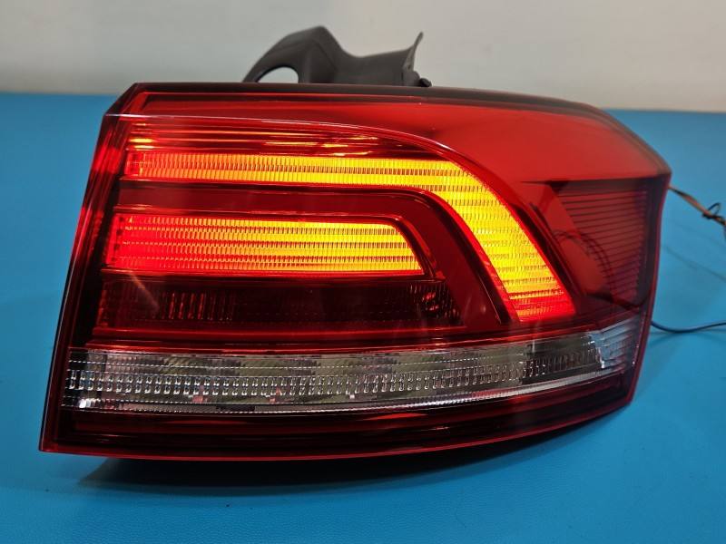 Ліхтар задній правий Volkswagen Passat B8 3G9945312