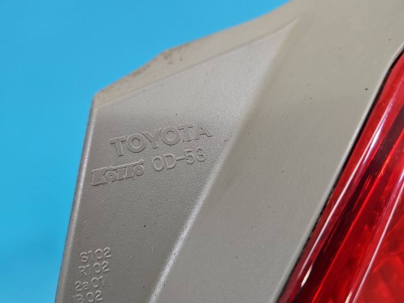 Ліхтар задній правий Toyota Yaris 2 — фото деталі 5