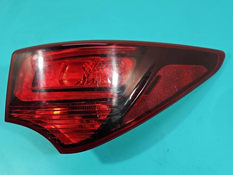 Ліхтар задній правий Hyundai Santa Fe 92402-4Z500
