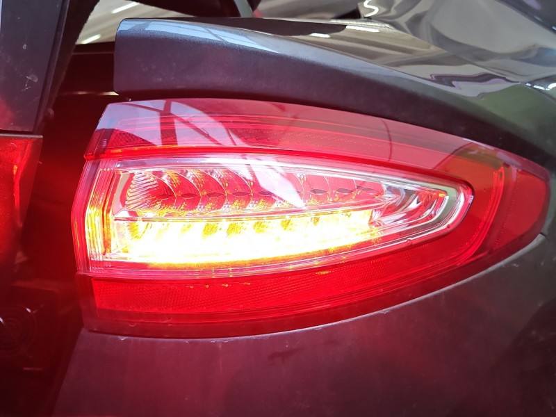 Фонарь задний правый Ford Mondeo DS73-13404-DK