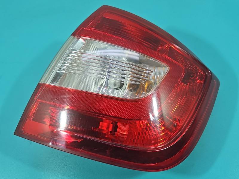 Ліхтар задній правий Skoda Rapid 5JH945096