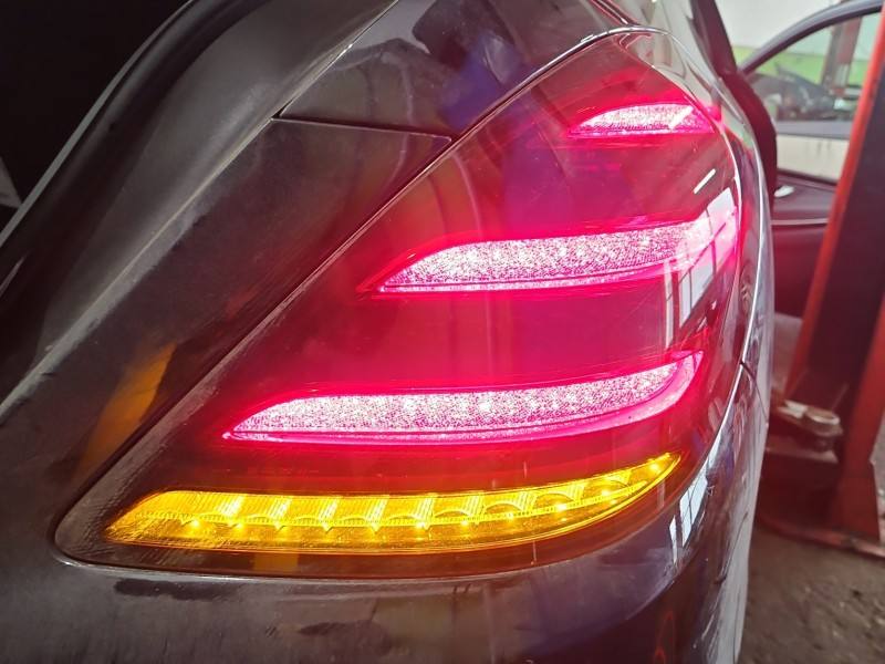 Ліхтар задній правий Mercedes S W222 A2229067004