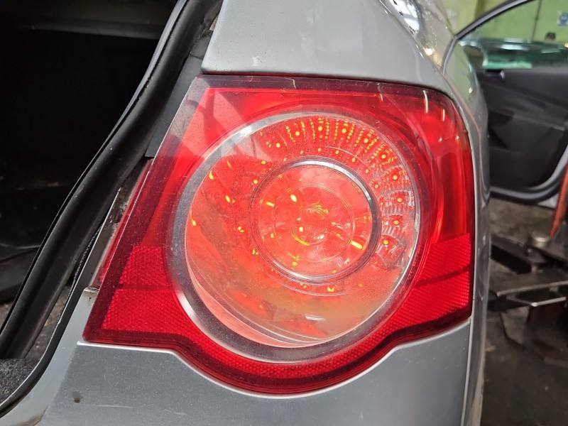 Ліхтар задній правий Volkswagen Passat B6 3C5945096C