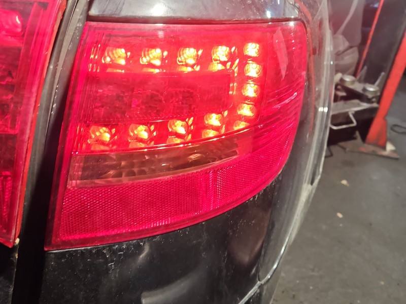 Ліхтар задній правий Audi A6 C6 89037752