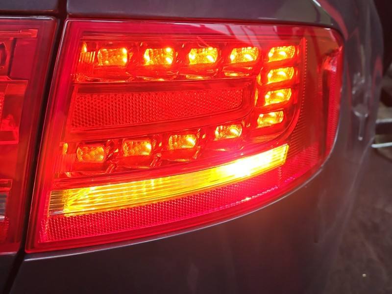 Ліхтар задній правий Audi A4 B8 8K5945096B
