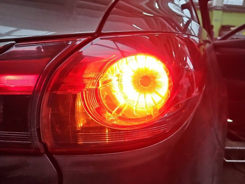 Ліхтар задній правий Mazda 6 220-41897