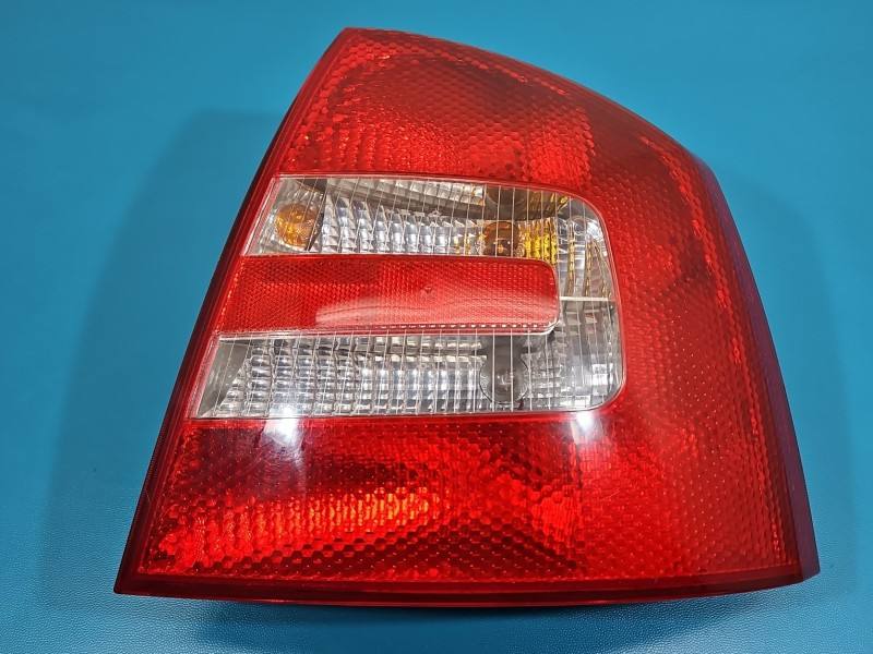 Ліхтар задній правий Skoda Octavia 2 1Z5945096A