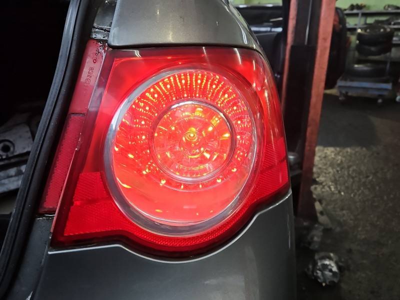 Ліхтар задній правий Volkswagen Passat B6 3C5945096C