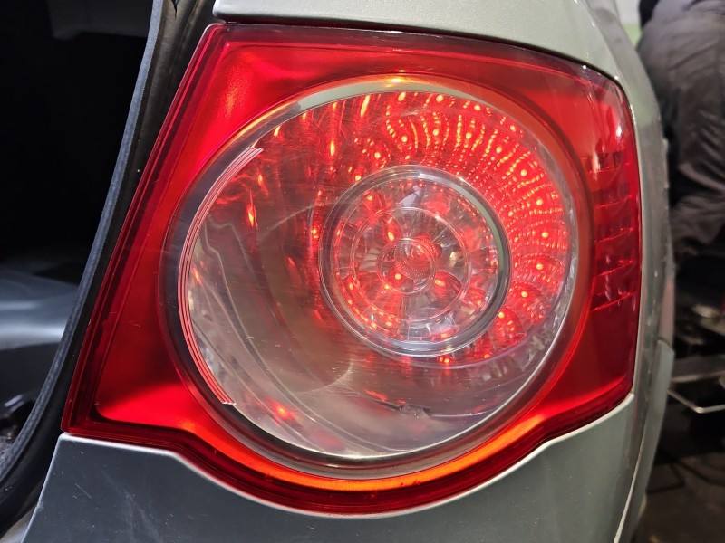 Фонарь задний правый Volkswagen Jetta 1K5945096G