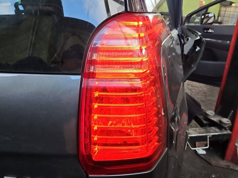Ліхтар задній правий Peugeot 5008