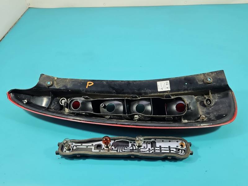 Фонарь задний правый Mitsubishi Colt — фото детали 9