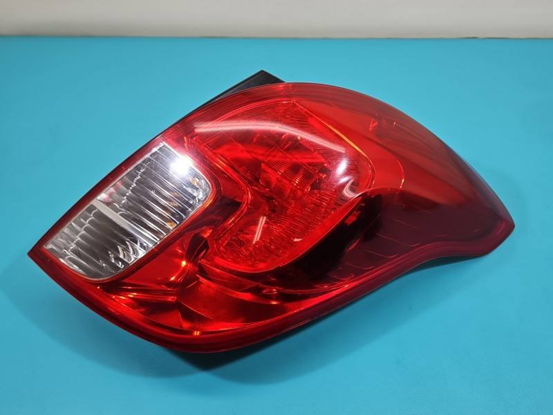 Фонарь задний правый Opel Mokka 42435942