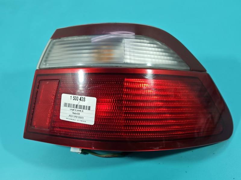 Ліхтар задній правий Mazda 626 220-61827