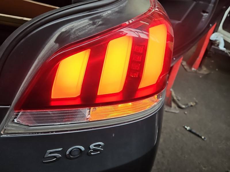 Ліхтар задній правий Peugeot 508 9807242680A