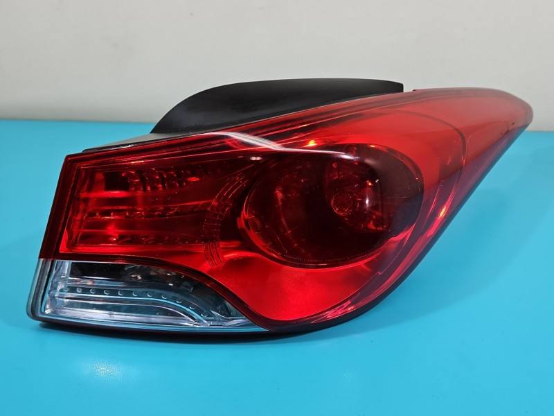 Фонарь задний правый Hyundai Elantra 92402-3X0