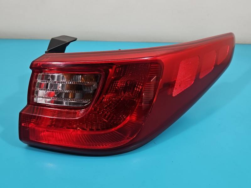 Ліхтар задній правий Kia Optima 92402-D4