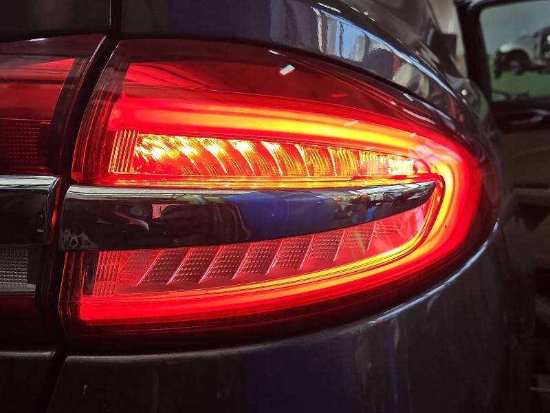 Ліхтар задній правий Ford Fusion