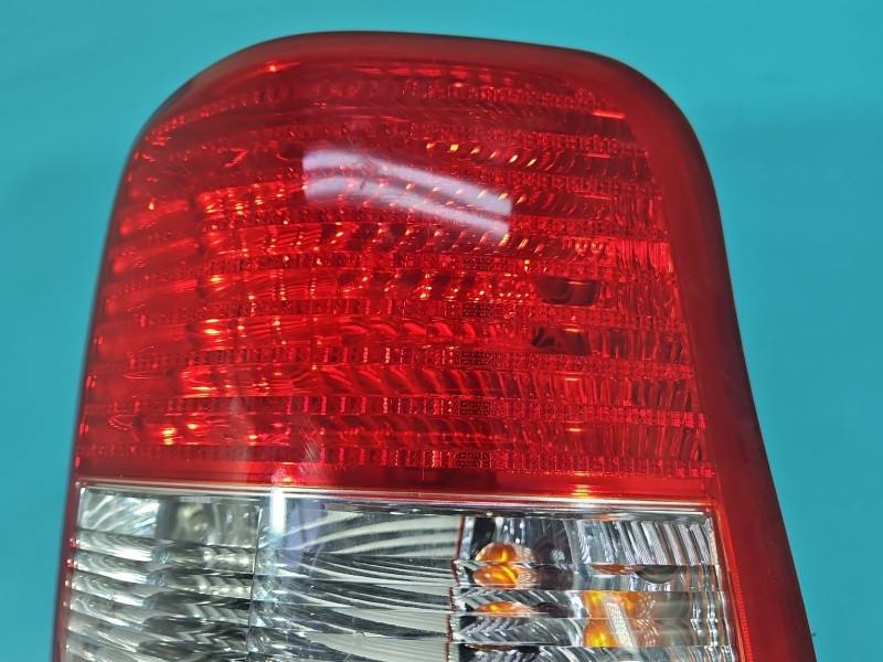 Ліхтар задній правий Kia Carnival — фото деталі 3