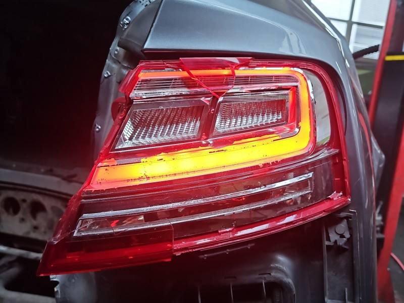 Ліхтар задній правий Audi A8 D4 4H0945096