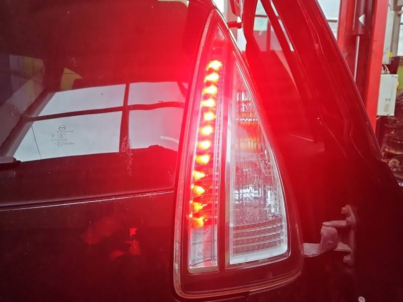 Фонарь задний правый Mazda 5 P7368R
