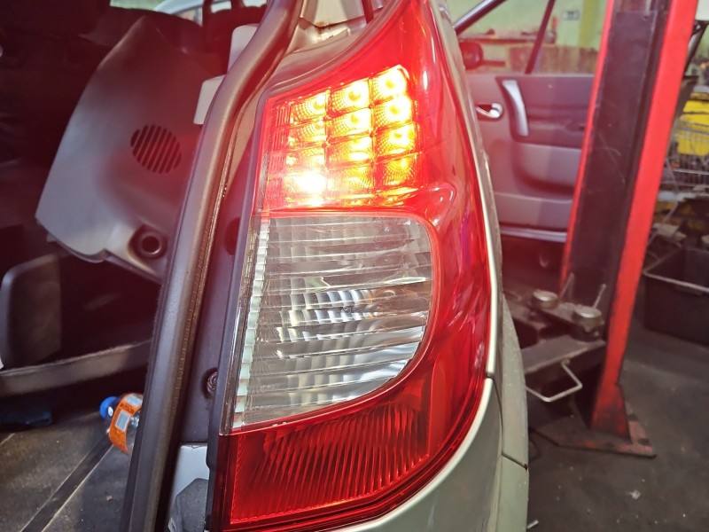 Ліхтар задній правий Renault Scenic 2 8200474327