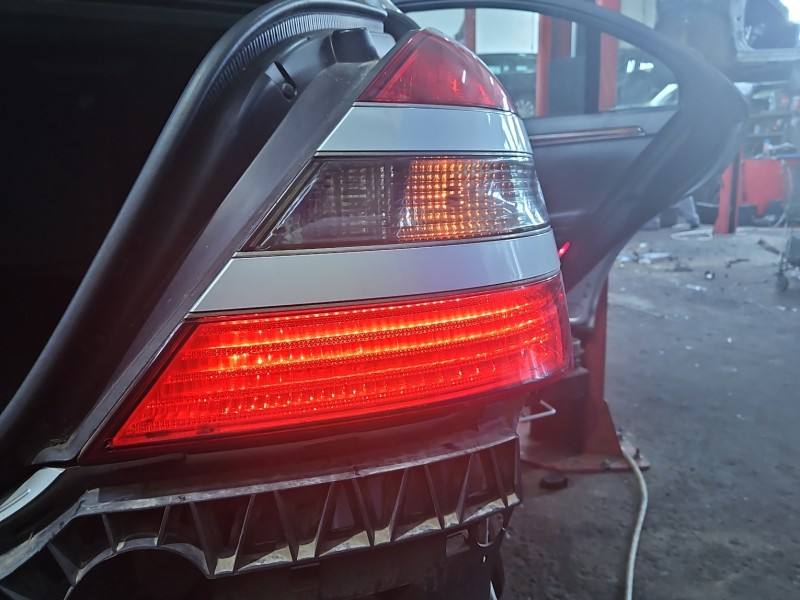 Ліхтар задній правий Mercedes S W221 A2218200264