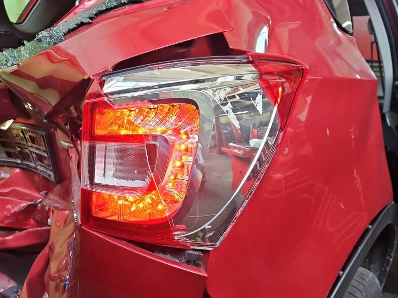 Ліхтар задній правий Suzuki Sx4 220-18733