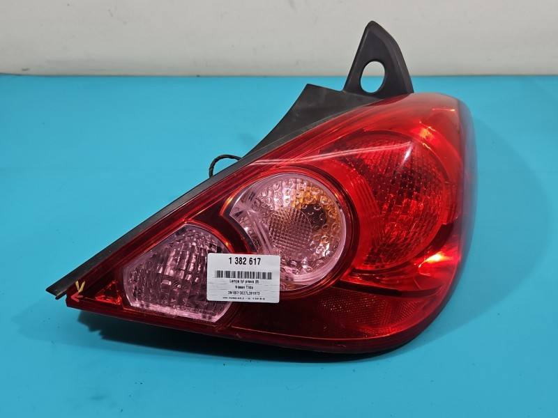 Фонарь задний правый Nissan Tiida