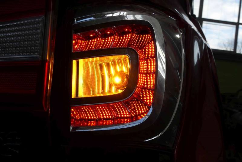 Ліхтар задній правий Suzuki Sx4 220-18733