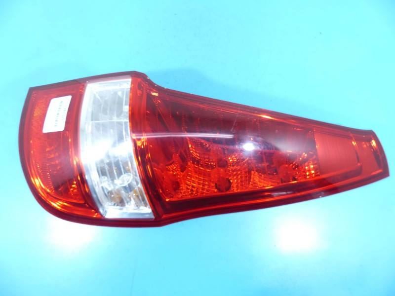 Ліхтар задній правий Hyundai I30 92402-2R1