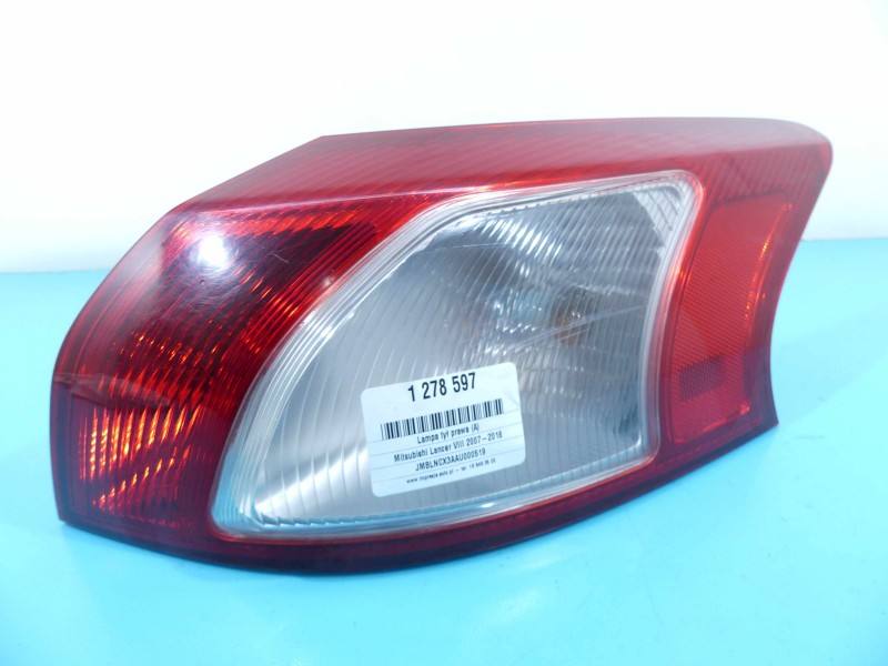 Ліхтар задній правий Mitsubishi Lancer