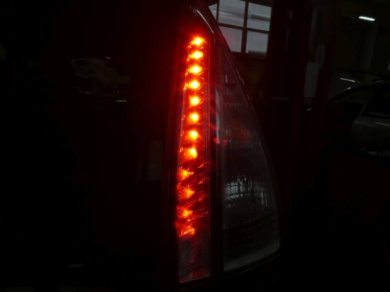 Фонарь задний правый Mazda 5